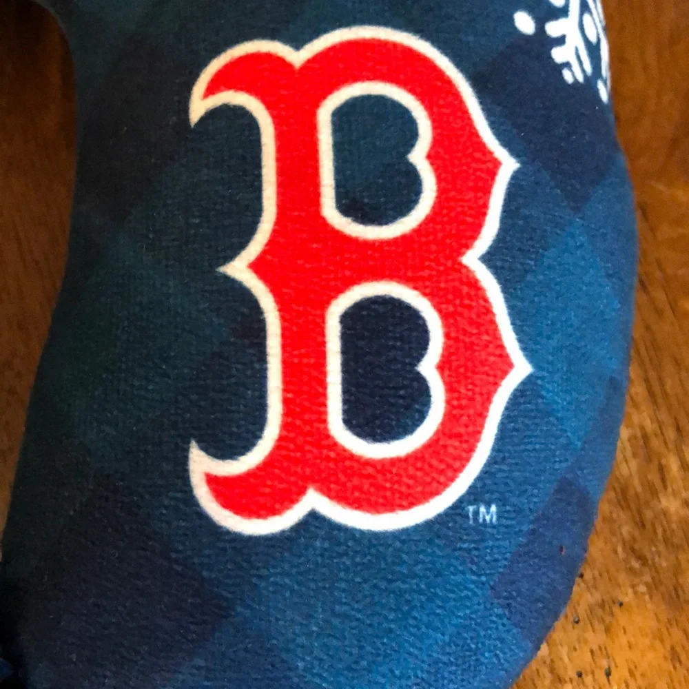 Official Major League Merchandise Boston Red Sox Snowman Travel Pillow NWOT - Picture 6 of 6